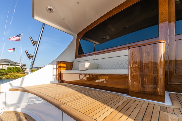 REEL DEVELOPMENT 84ft Jarrett Bay Yacht For Sale