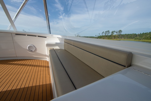 REEL DEVELOPMENT 84ft Jarrett Bay Yacht For Sale