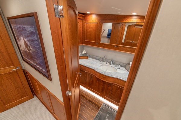 REEL DEVELOPMENT 84ft Jarrett Bay Yacht For Sale