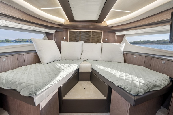 Why Knot 40ft Galeon Yacht For Sale
