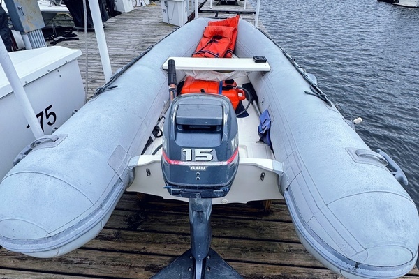 1999 Carver 40