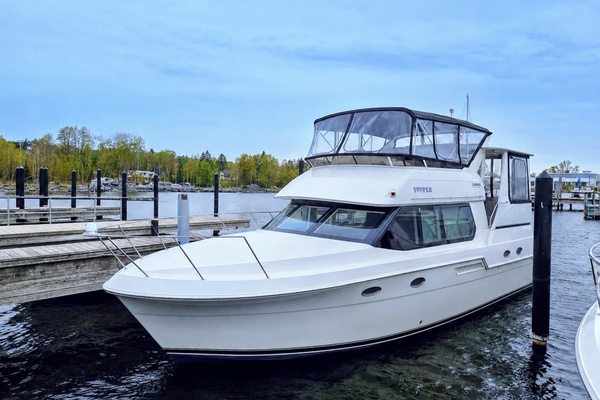 THE YOOPER 40ft Carver Yacht For Sale