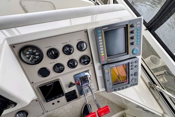 1999 Carver 40
