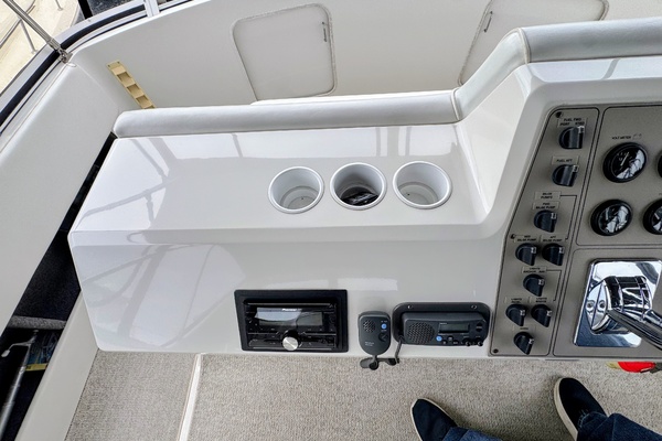 THE YOOPER 40ft Carver Yacht For Sale