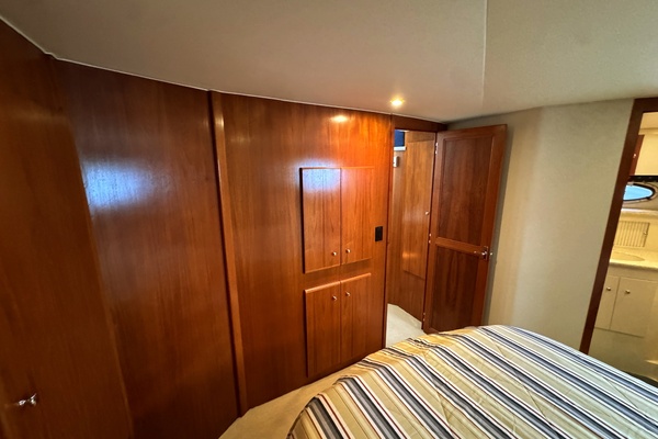 THE YOOPER 40ft Carver Yacht For Sale