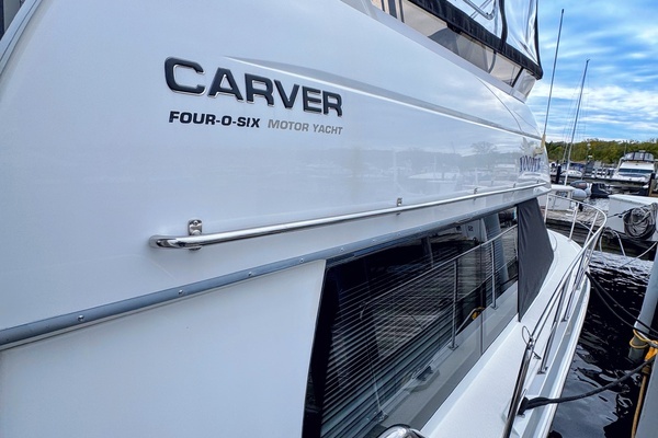 1999 Carver 40