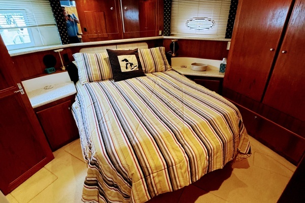 1999 Carver 40