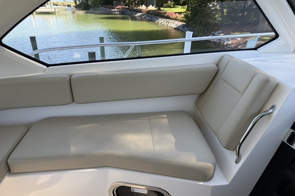 2016 Pursuit 34