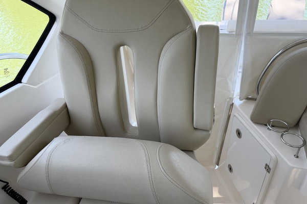 Retriever 34ft Pursuit Yacht For Sale
