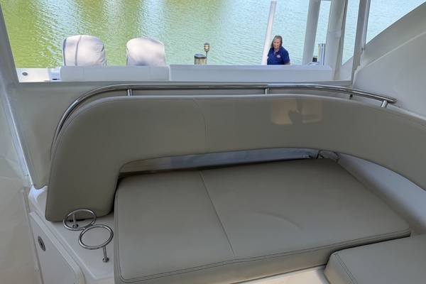 2016 Pursuit 34
