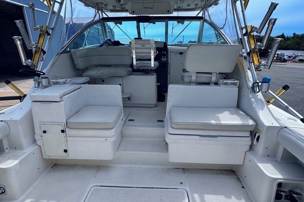 1999 Pursuit 33