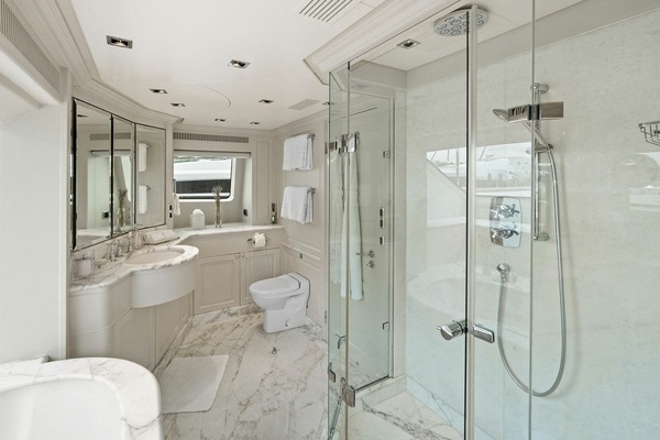 2008 Benetti 121