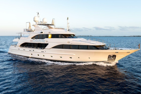 2008 Benetti 121
