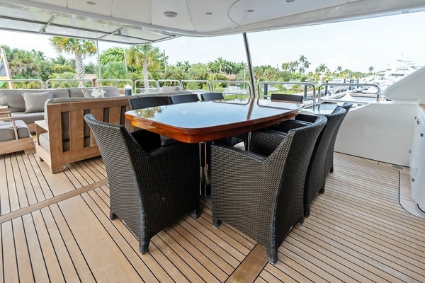 2008 Benetti 121