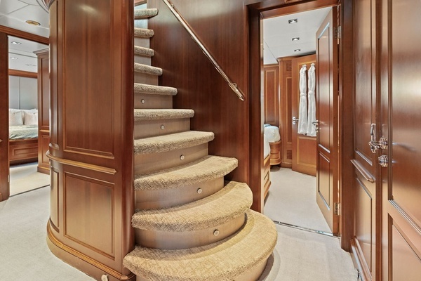 2008 Benetti 121