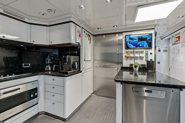 2008 Benetti 121