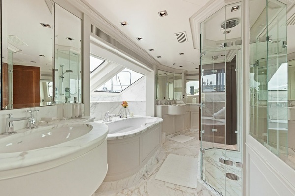 2008 Benetti 121