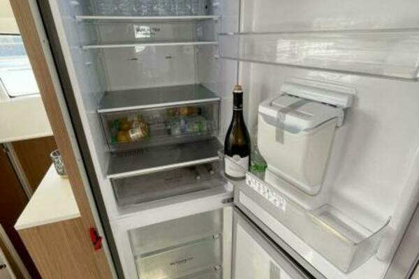 Bali 4.2 Fridge 1