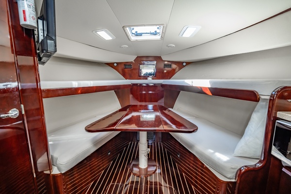 32ft Luhrs Yacht For Sale
