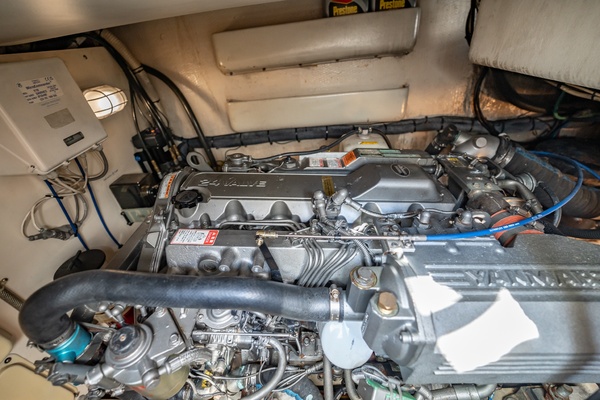 32ft Luhrs Yacht For Sale