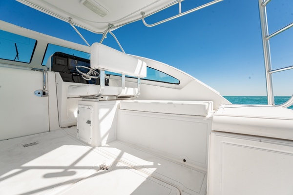 32ft Luhrs Yacht For Sale