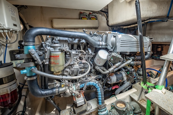 32ft Luhrs Yacht For Sale