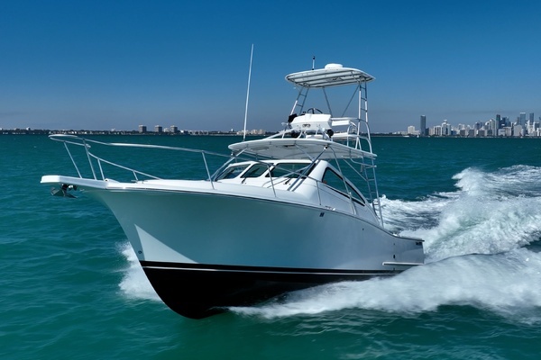 Photo of the 2004 Luhrs 320 Open