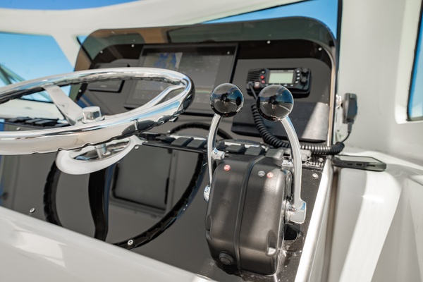 32ft Luhrs Yacht For Sale