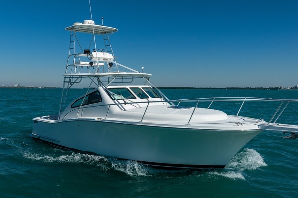 Photo of the 2004 Luhrs 320 Open