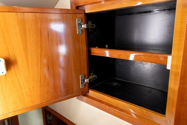 Bertram 510 Convertible Yacht For Sale