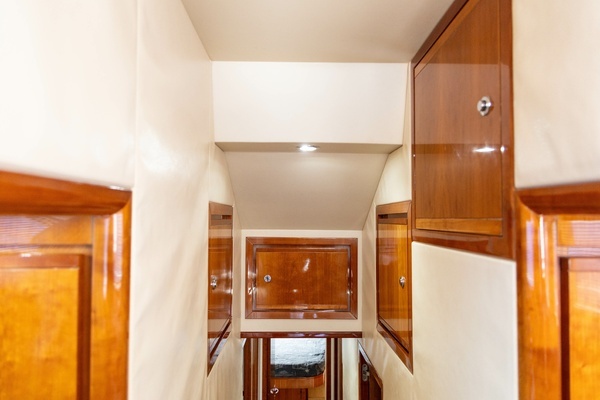 Bertram 510 Convertible Yacht For Sale