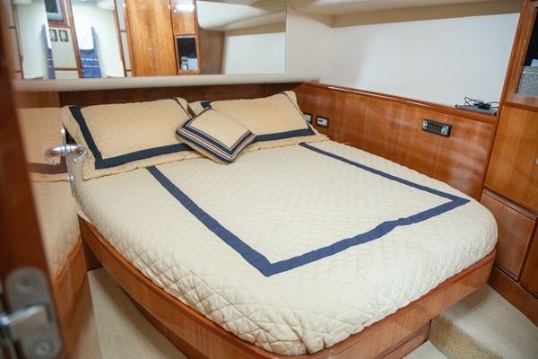 Bertram 510 Convertible Yacht For Sale