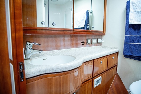 Bertram 510 Convertible Yacht For Sale