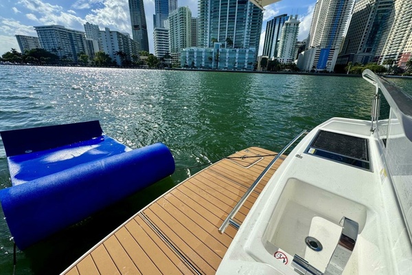 Dream Big 38ft Schaefer Yacht For Sale