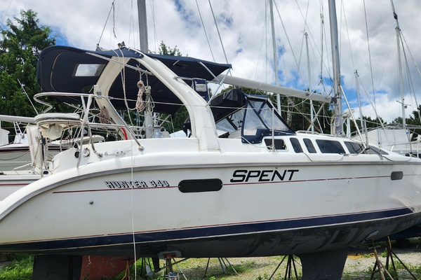 34ft Hunter Yacht For Sale