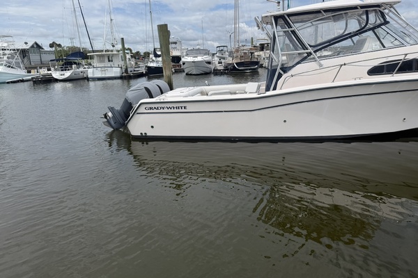 30ft Grady White Yacht For Sale