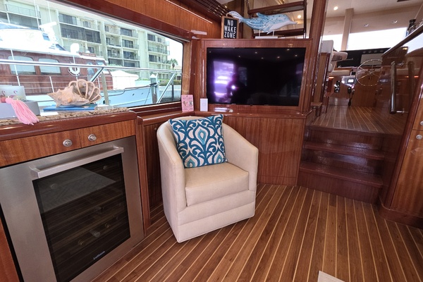 63ft Hatteras Yacht For Sale