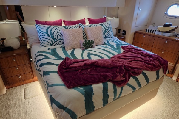 63ft Hatteras Yacht For Sale