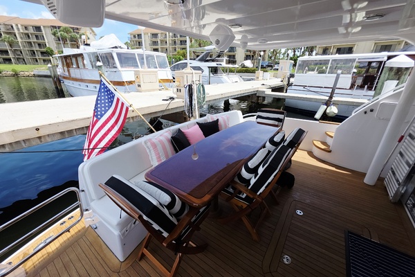 63ft Hatteras Yacht For Sale