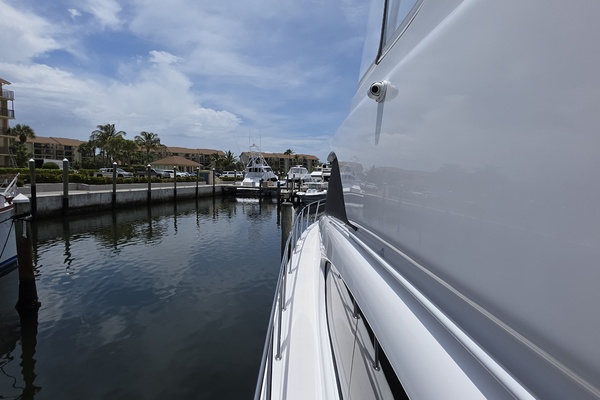 63ft Hatteras Yacht For Sale