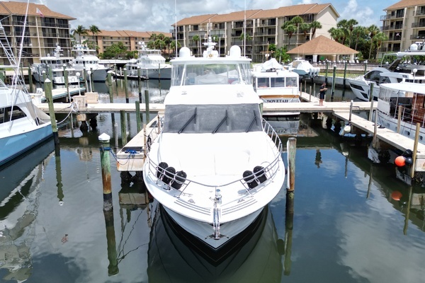 2008 Hatteras 63