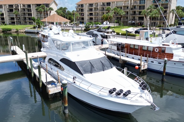 2008 Hatteras 63
