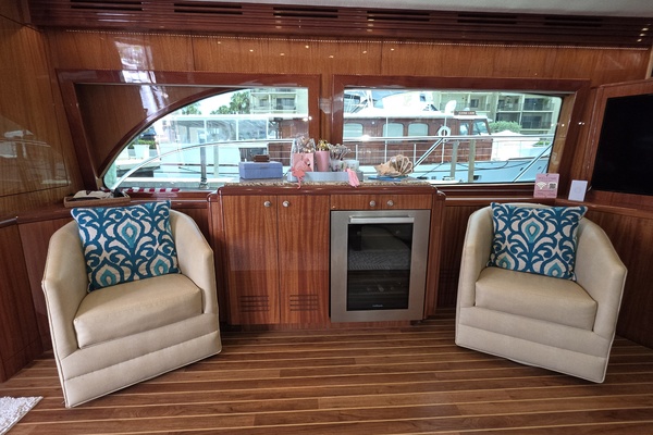 63ft Hatteras Yacht For Sale