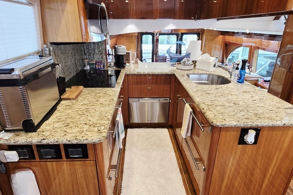 Hatteras  Yacht For Sale