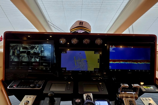 63ft Hatteras Yacht For Sale