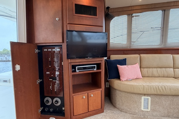 Sunny Days 38ft Silverton Yacht For Sale