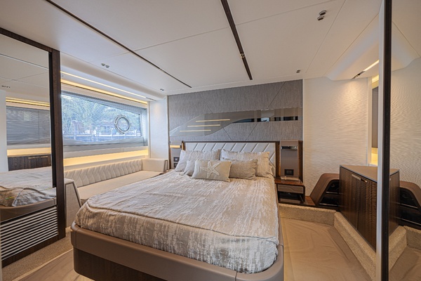 The Edge IV 60ft Sunseeker Yacht For Sale
