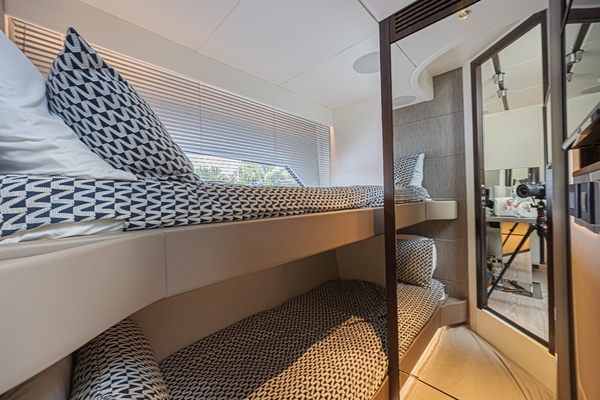 The Edge IV 60ft Sunseeker Yacht For Sale