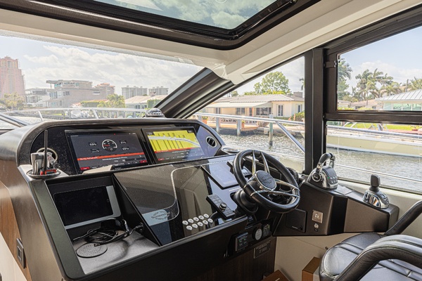 The Edge IV 60ft Sunseeker Yacht For Sale