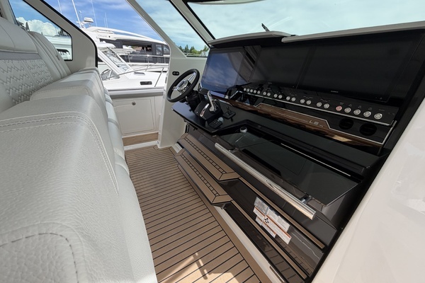 2023 Tiara Yachts 48